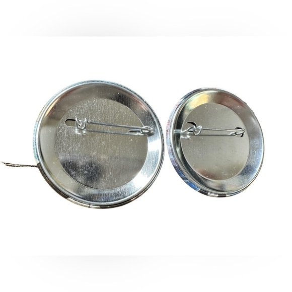 Dr. Who Pins (Bundle Of Two - Like New) 🇬🇧 - Picture 4 of 4